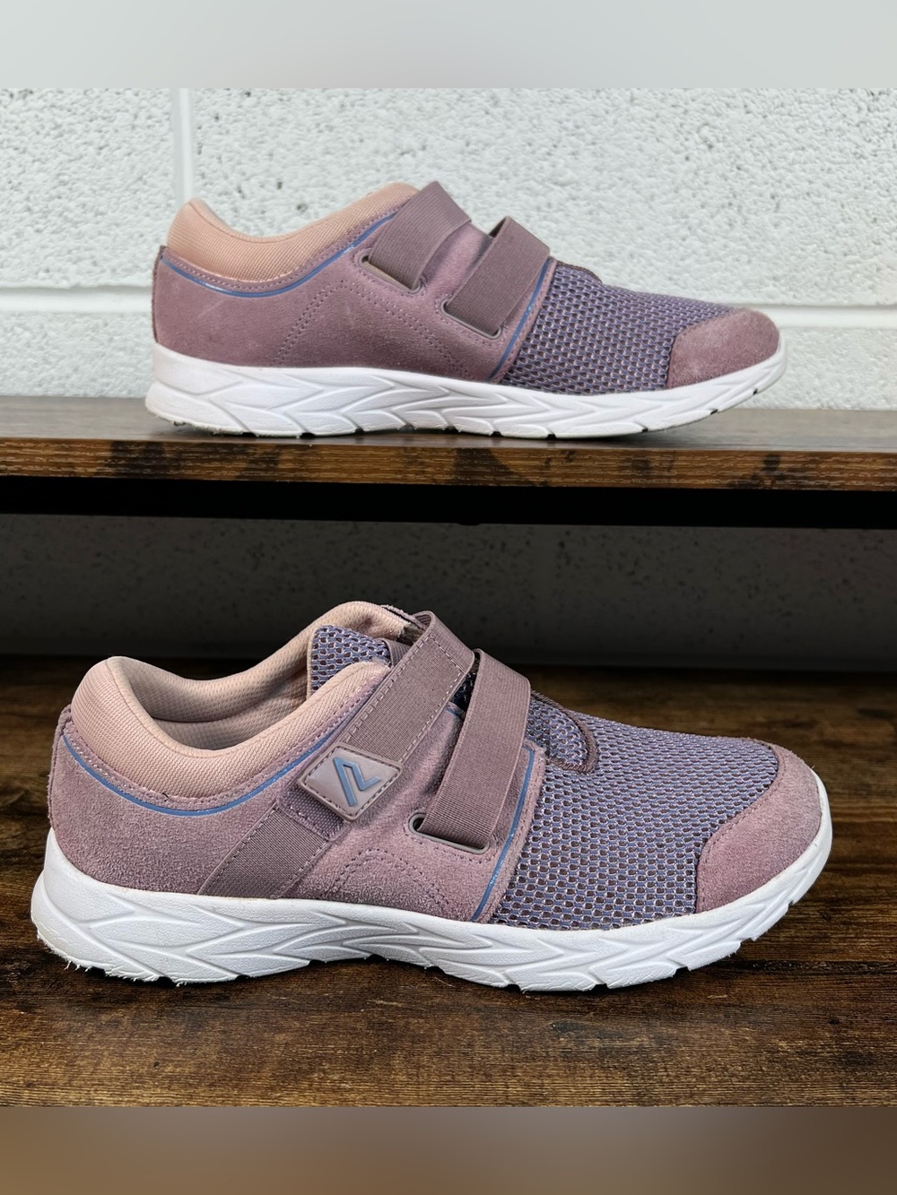 Vionic Ema Sneakers Purple Suede Adjustable Strap Women's 8.5
